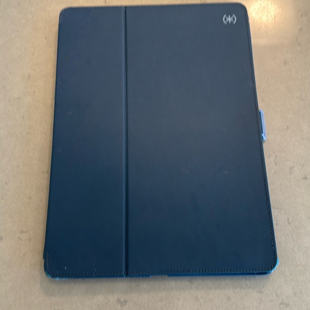 Speck Apple 12.9-inch iPad Pro blue case